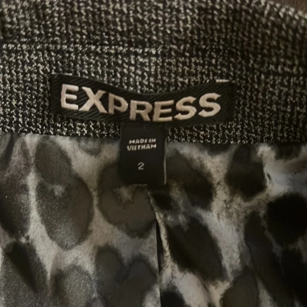 NWOT Blazer by Express Size 2 - Picture 4 of 4